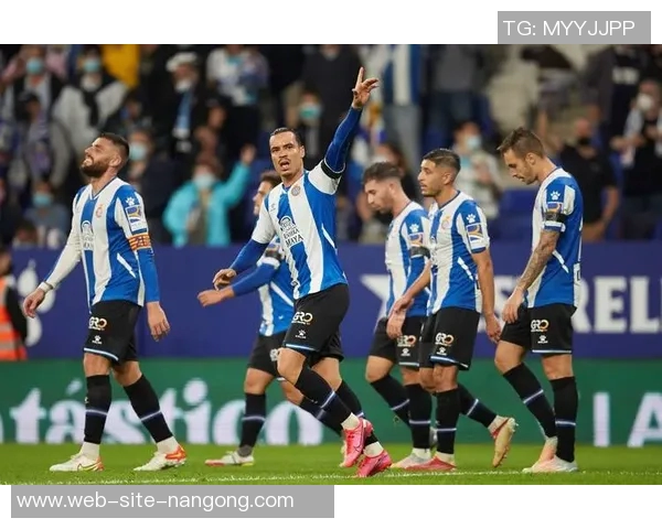 马洛卡主场迎战埃瓦尔争夺关键三分的精彩对决