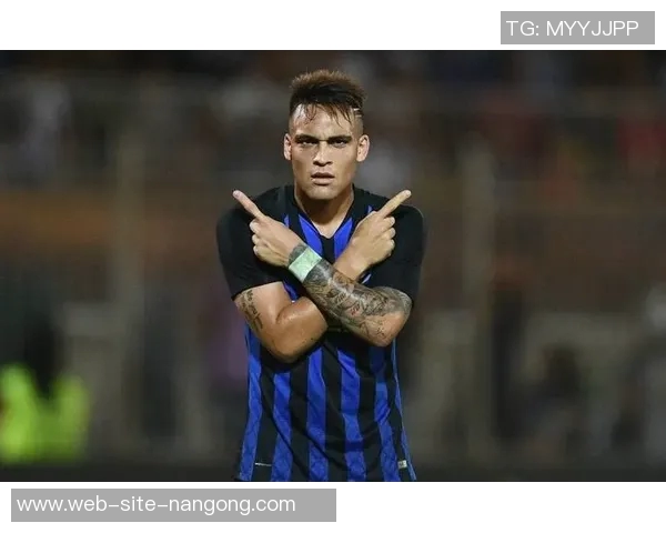 马丁内斯的传奇旅程：从草根到顶级球星的奋斗故事